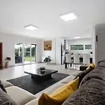 Mila Piscina E Jacuzzi Villa *