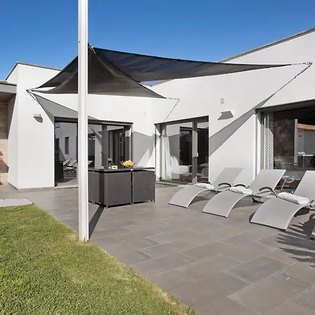 Mila Piscina E Jacuzzi Salir de Matos