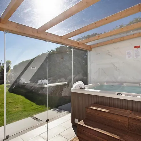 Mila Piscina E Jacuzzi Villa