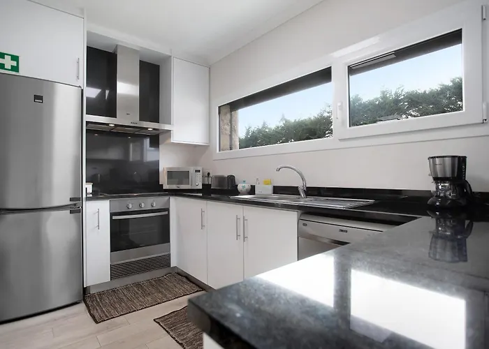 Mila Piscina E Jacuzzi Salir de Matos