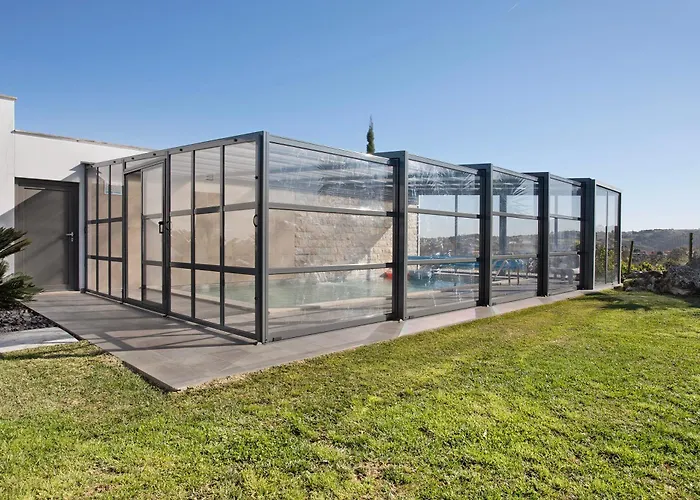 Mila Piscina E Jacuzzi Vila *